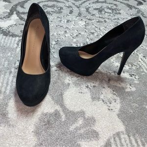 LC Lauren Conrad Black Sueded Platform Pumps